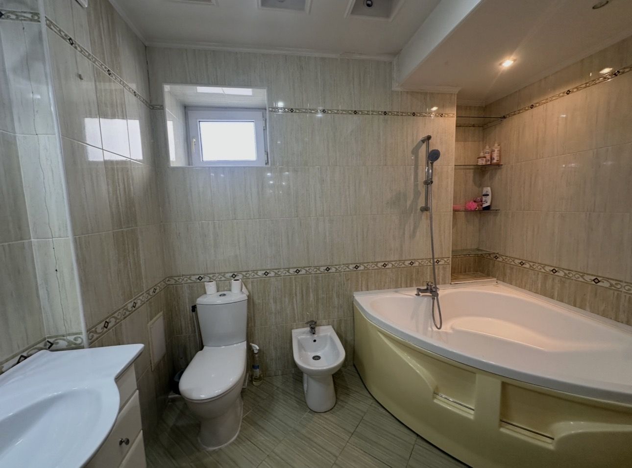 Apartament cu 2 odăi +living ultra centru, Mun. Chișinău - Poză 6