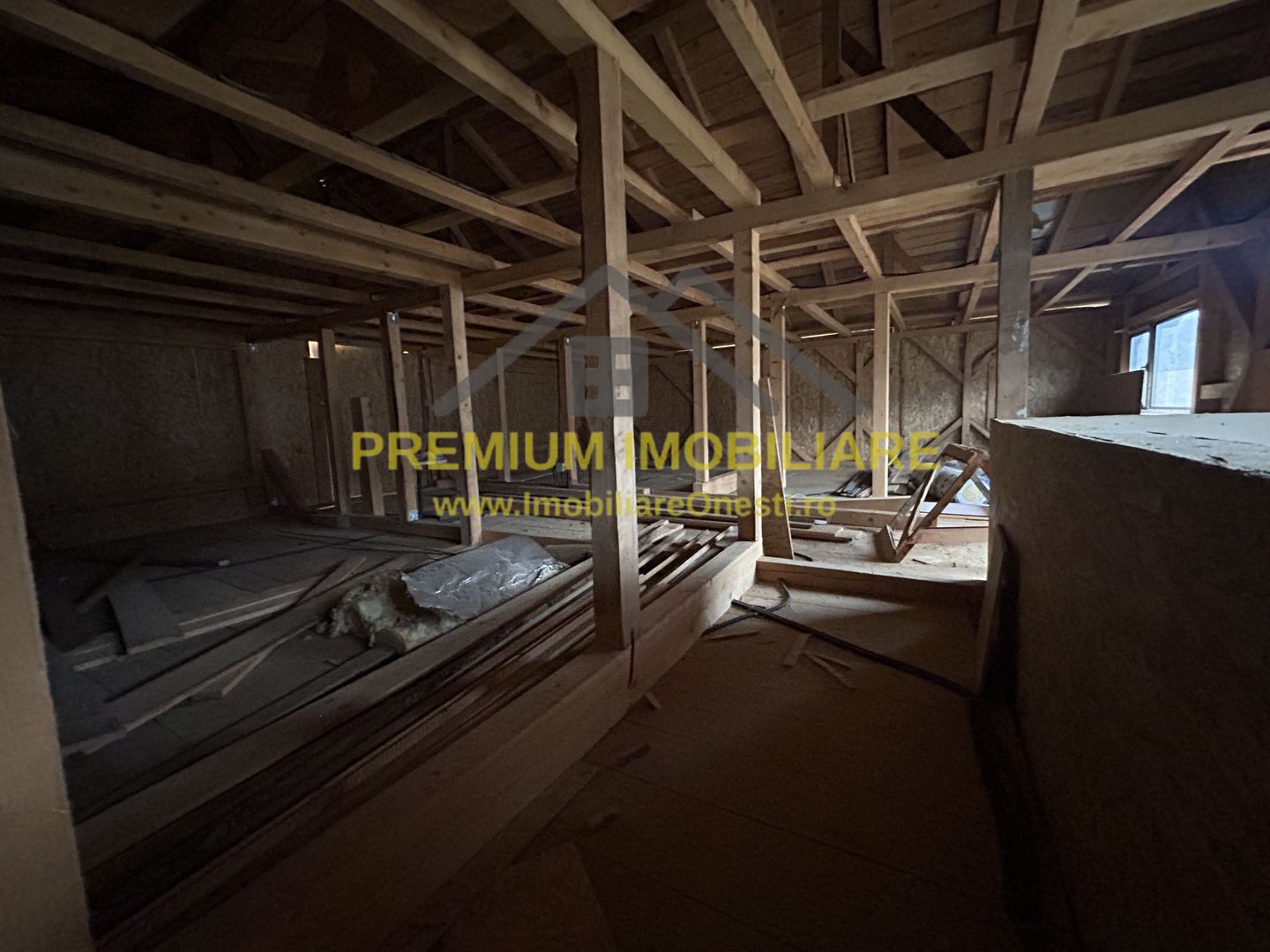 Casa de vanzare in Slanic Moldova . - Poză 9