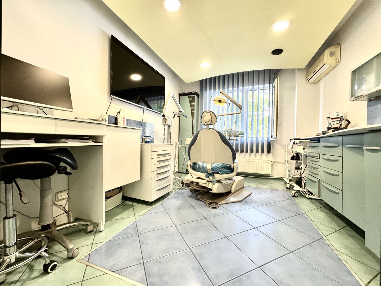 Cabinet stomatologic cu tradiție 20+ ani - dotat si funcțional - Poză 18