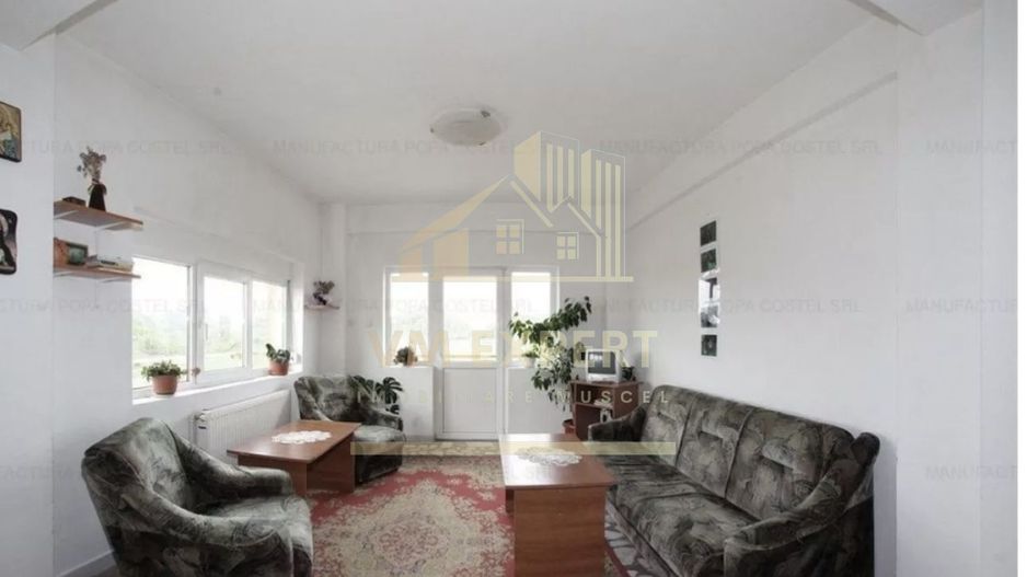 PENSIUNE 12 CAMERE, TEREN 1.300 MP, DAMBOVICIOARA, 280000 Euro - Poză 2