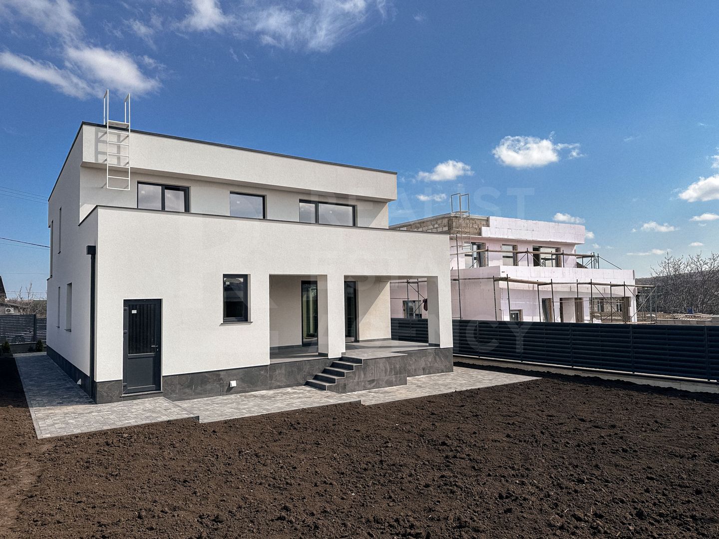 Vânzare, Hi-Tech, 2 nivele, 4 camere, strada  A. Lăpușneanu, Budești - Poză 6