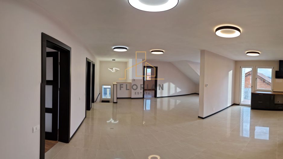 Duplex spatios si luminos in centrul Sacalazului - Poză 13