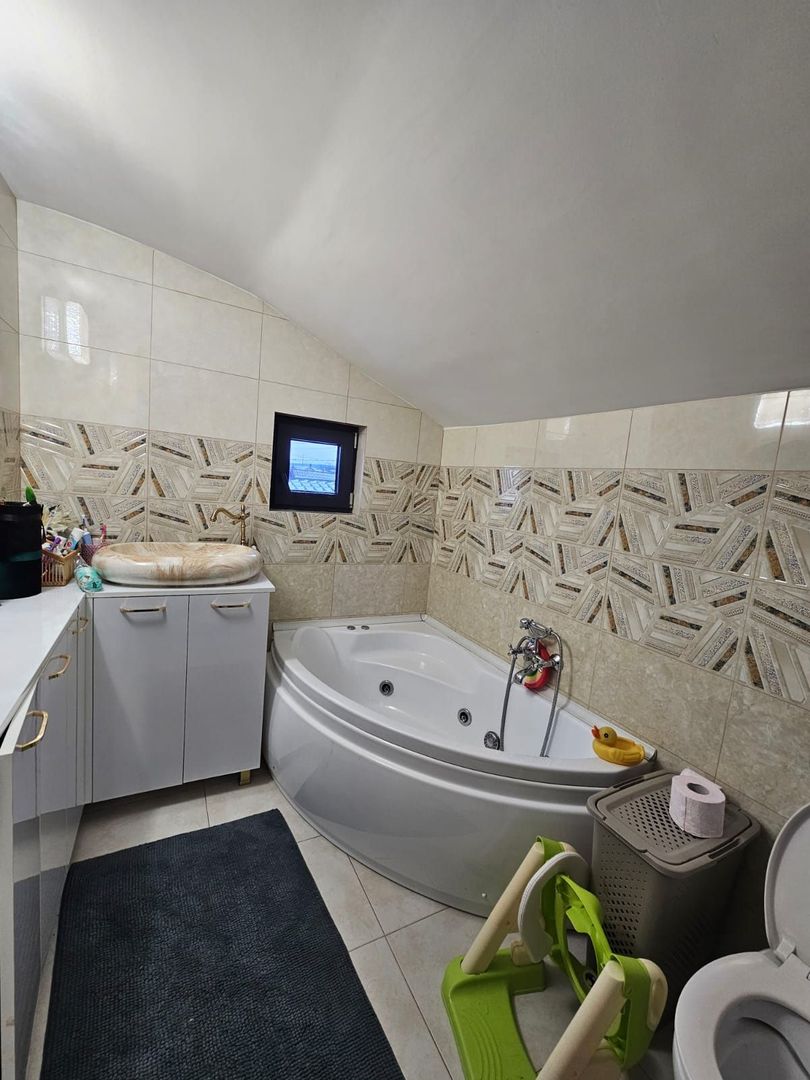 Casă / Vilă cu 5 camere de vânzare în Craiova - Poză 25