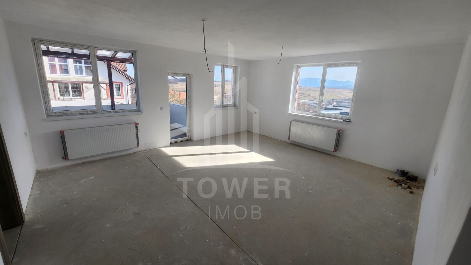 Apartament spatios 5 camere vedere spre munti - Poză 3