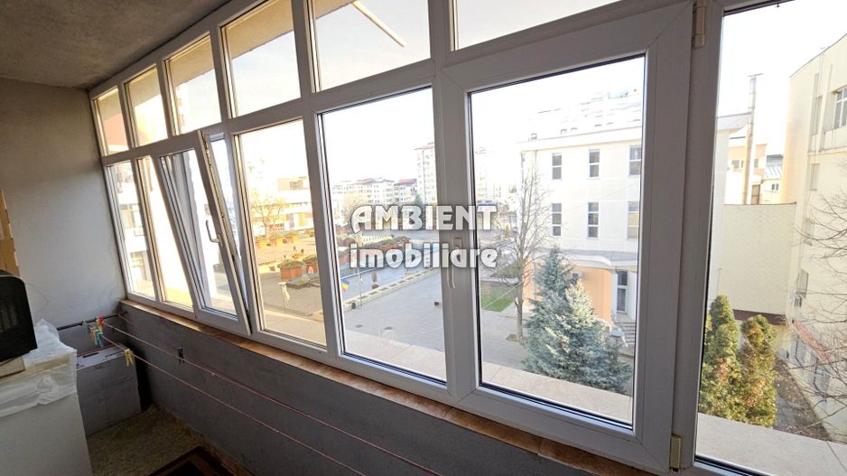 Apartament cu 2 camere, etaj 3, ultracentral cu vedere spre Piata Civica. - Poză 6