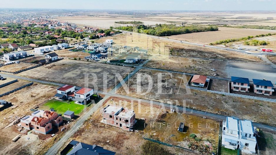 Teren intravilan 703mp pe colt cu doua fronturi generoase Giarmta - Poză 3