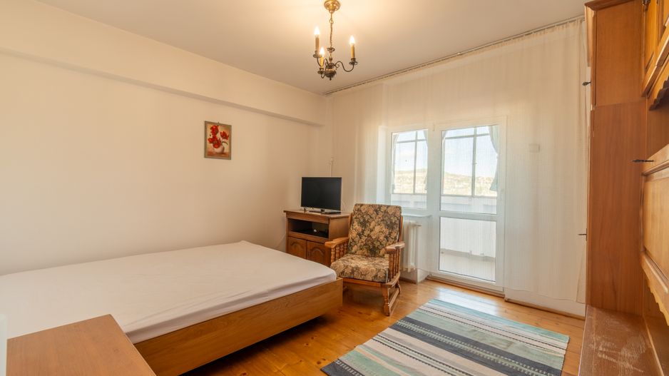 Apartament cu 2 camere decomandat de inchiriat Str.Bucuresti, 60mp - Poză 3