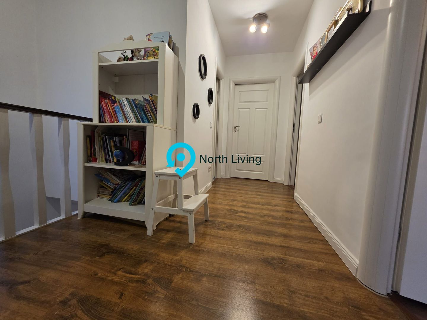 Casa 4 camere + curte 300 mp Tunari - Poză 12