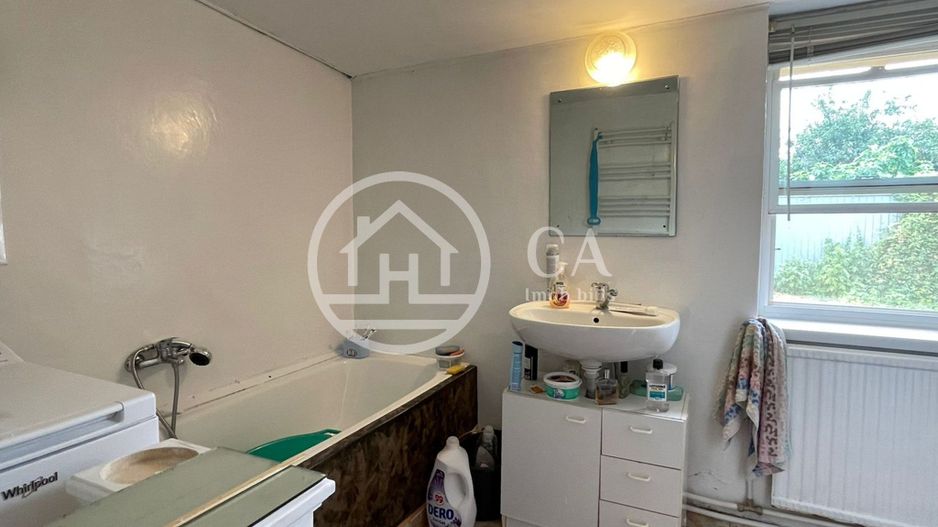 Casă de vânzare cu 3 camere si o anexa in zona Cantemir, Oeadea. - Poză 12