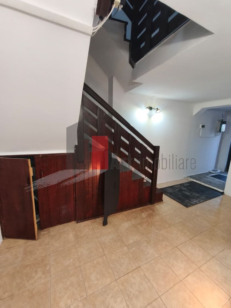 Casa Vanzare Giulesti 4 camere - Poză 12