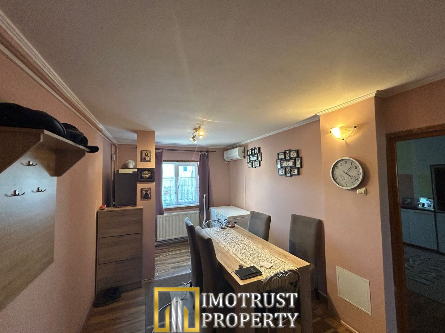 De vanzare apartament 3 camere/ Aradul Nou - Poză 1