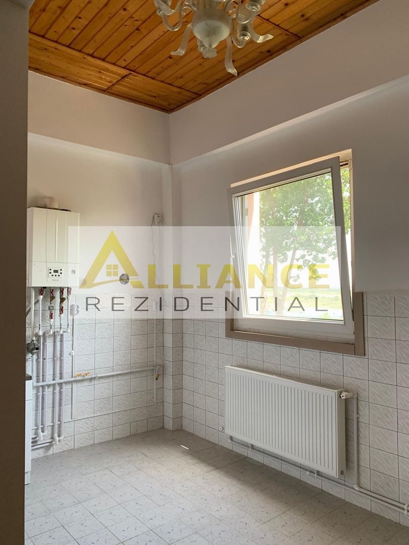Catelu-Casa S+P+1+M - 14 Camere-1550 Teren - Poză 12