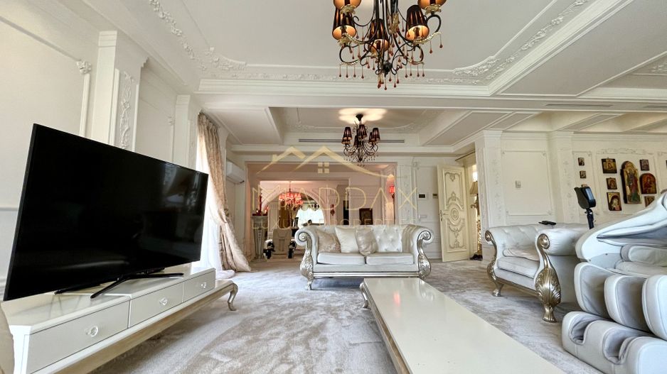 Impressive Villa *1500 SQM usable* 2613 SQM land / Open to the lake - Poză 29