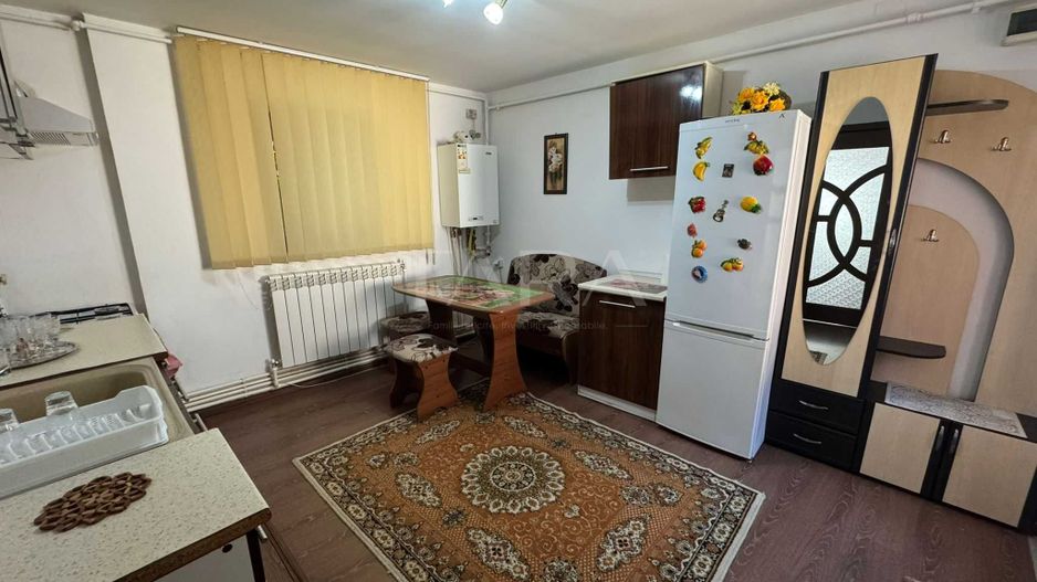 Apartament la casă, ultracentral – 2 camere și pivniță - Poză 3