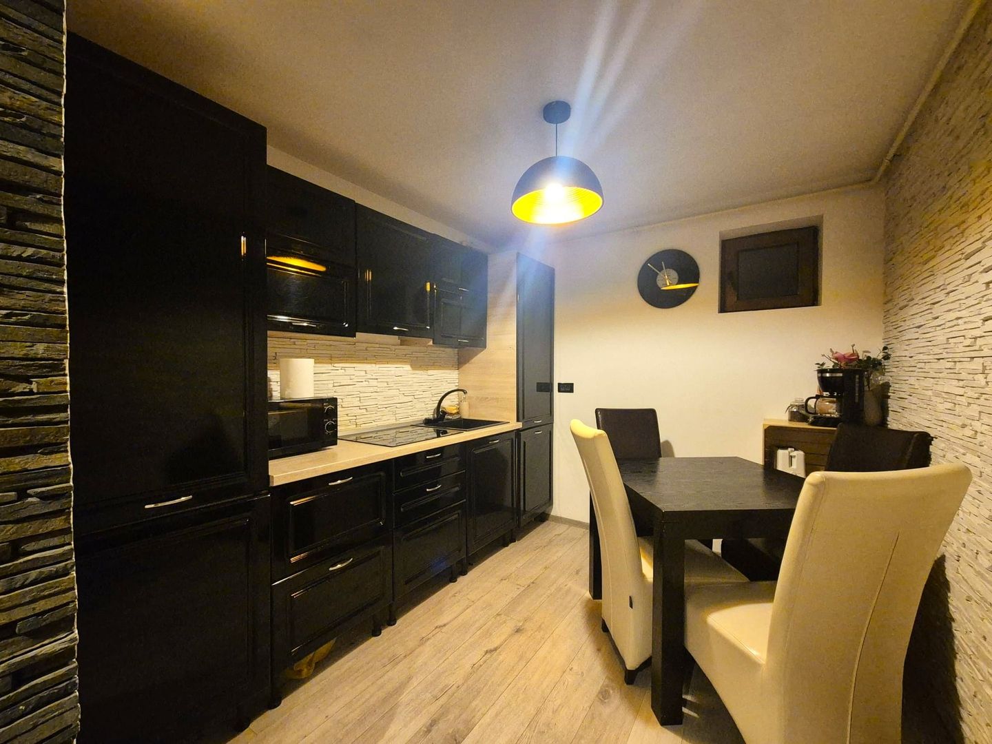Apartament la cheie, cu grădină proprie, pretabil locuit sau închiriere - Poză 6