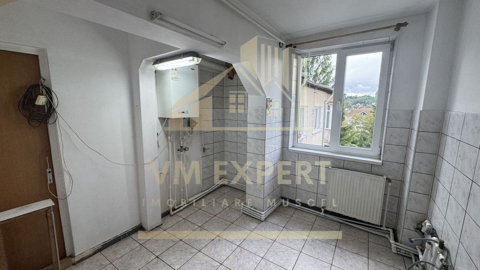 APARTAMENT 3 CAMERE ETAJ 4 CAMPULUNG VISOI - Poză 18