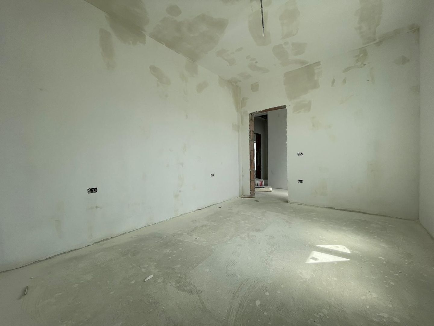 Duplex cu 3 dormitoare pe parter la cheie Mosnita Noua - Poză 5