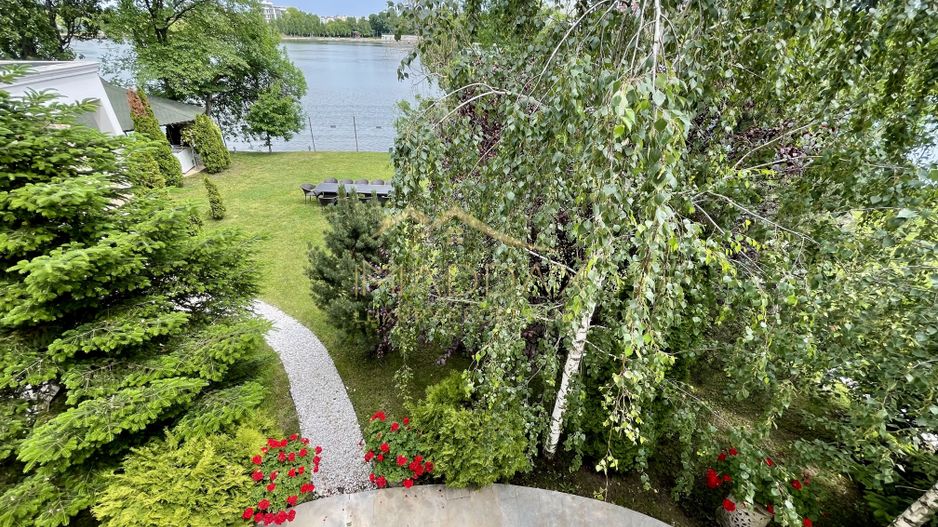 Impressive Villa *1500 SQM usable* 2613 SQM land / Open to the lake - Poză 62