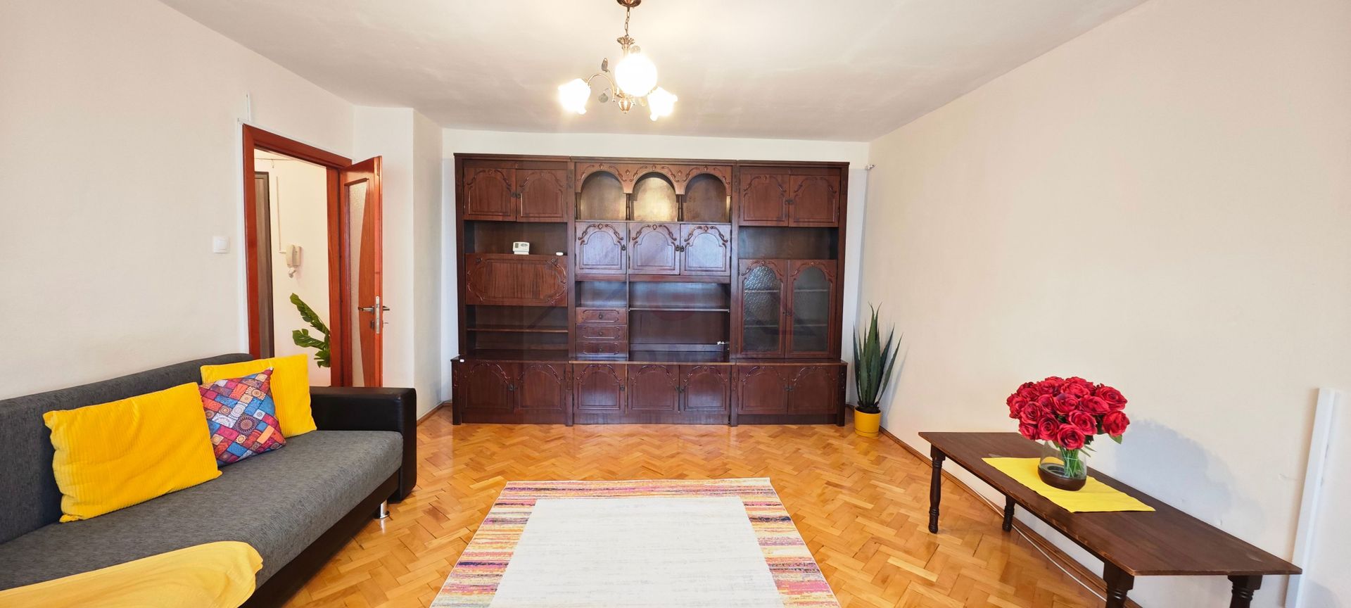 Apartament mare, decomandat, bucatarie separata. PET FRIENDLY. - Poză 10