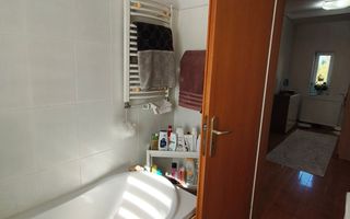 Casă individuală spațioasă cu garaj și curte generoasă – Ghiroda - Poză 6