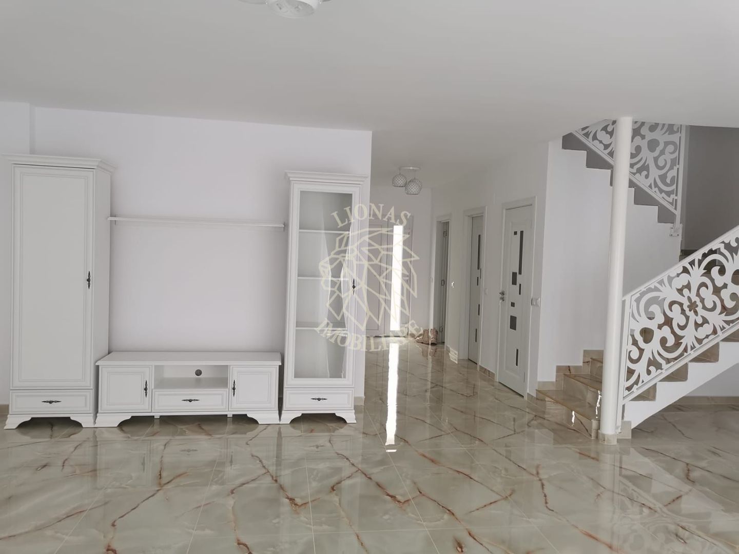 Casa de inchiriat 4 camere 180 mp-curte-Zona Hotel Diana - Poză 6