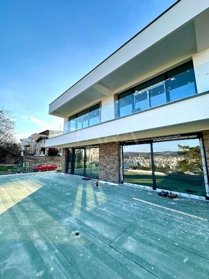 Casă premium în Grigorescu cu view spectaculos și rooftop - Poză 2