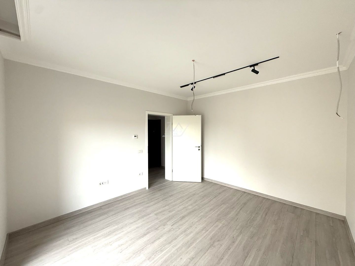 Bloc finalizat. Gradina proprie. Finisaje premium. Loc de parcare. - Poză 7