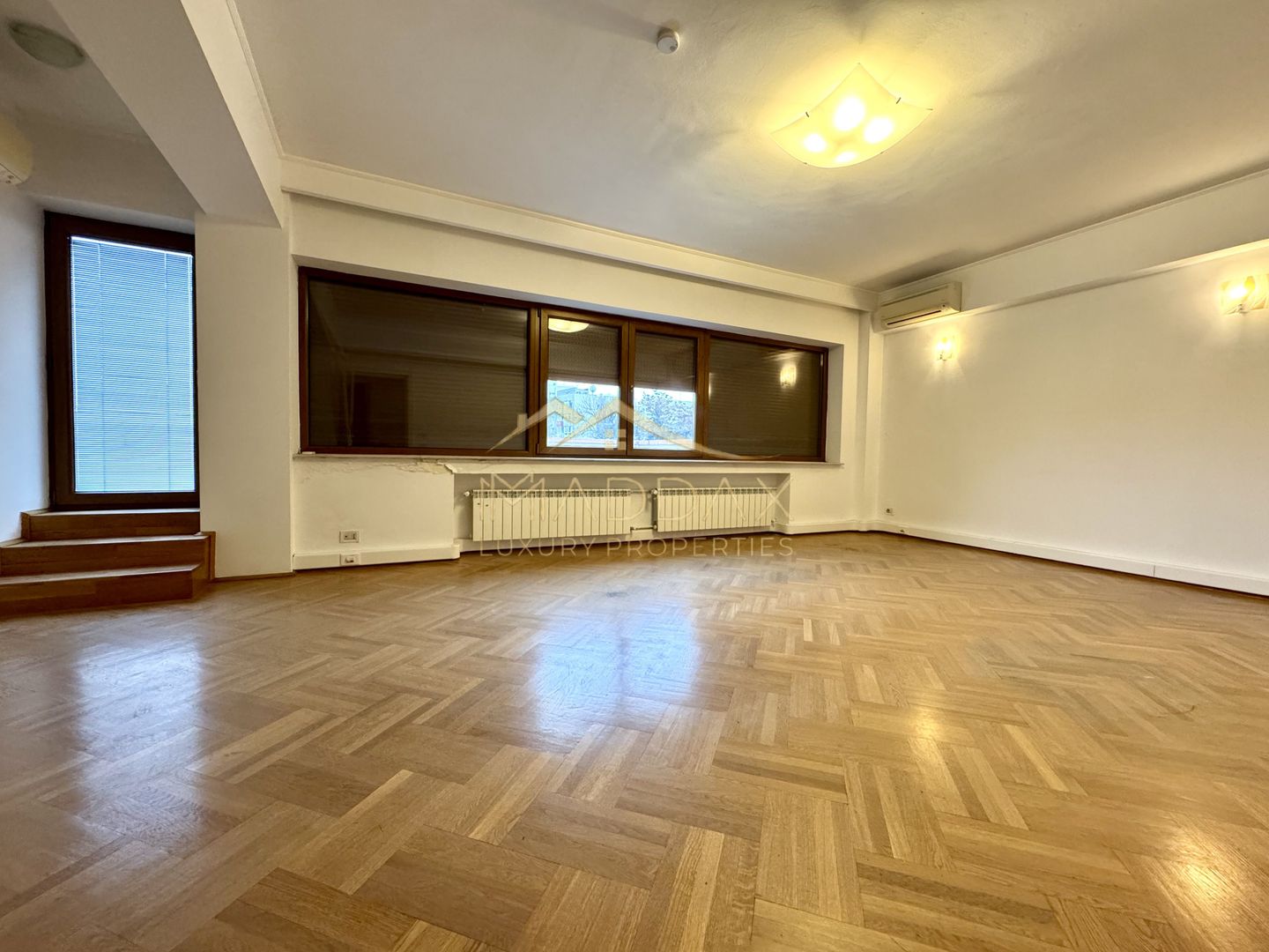 Vila centrala cu 13 camere *460mpu* + garaj // Dorobanți - Poză 29
