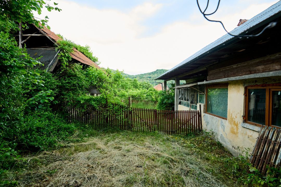 Casa cu teren generos - 4696 mp Apa Sarata - Campulung !! - Poză 19