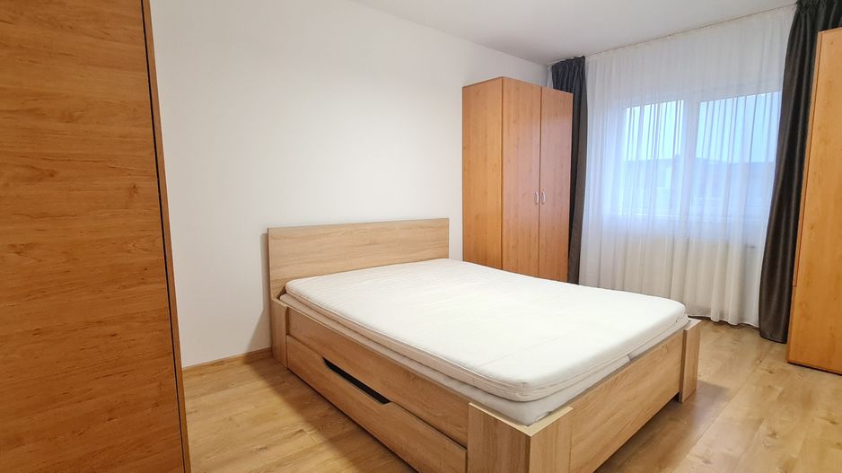Apartament decomandat 2 camere cartier Tractorul mobilat utilat - Poză 2