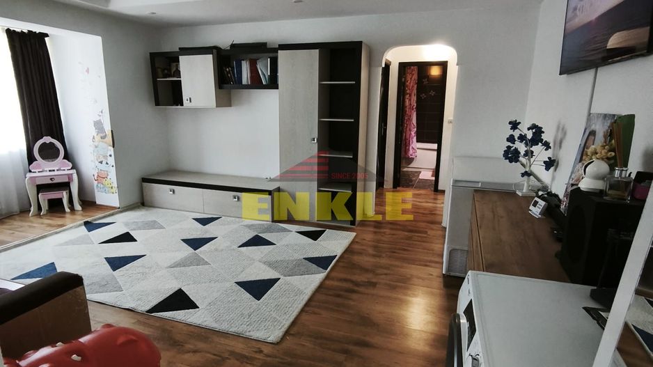 De vanzare apartament cu doua camere , zona Curcubeului. - Poză 2