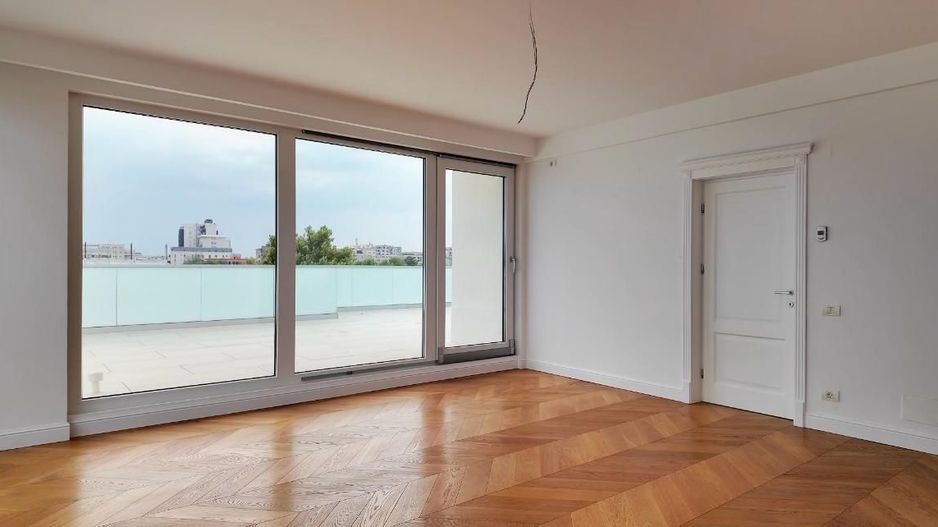 Penthouse cu 4 camere in zona Unirii, parcare si boxa in subteran - Poză 5