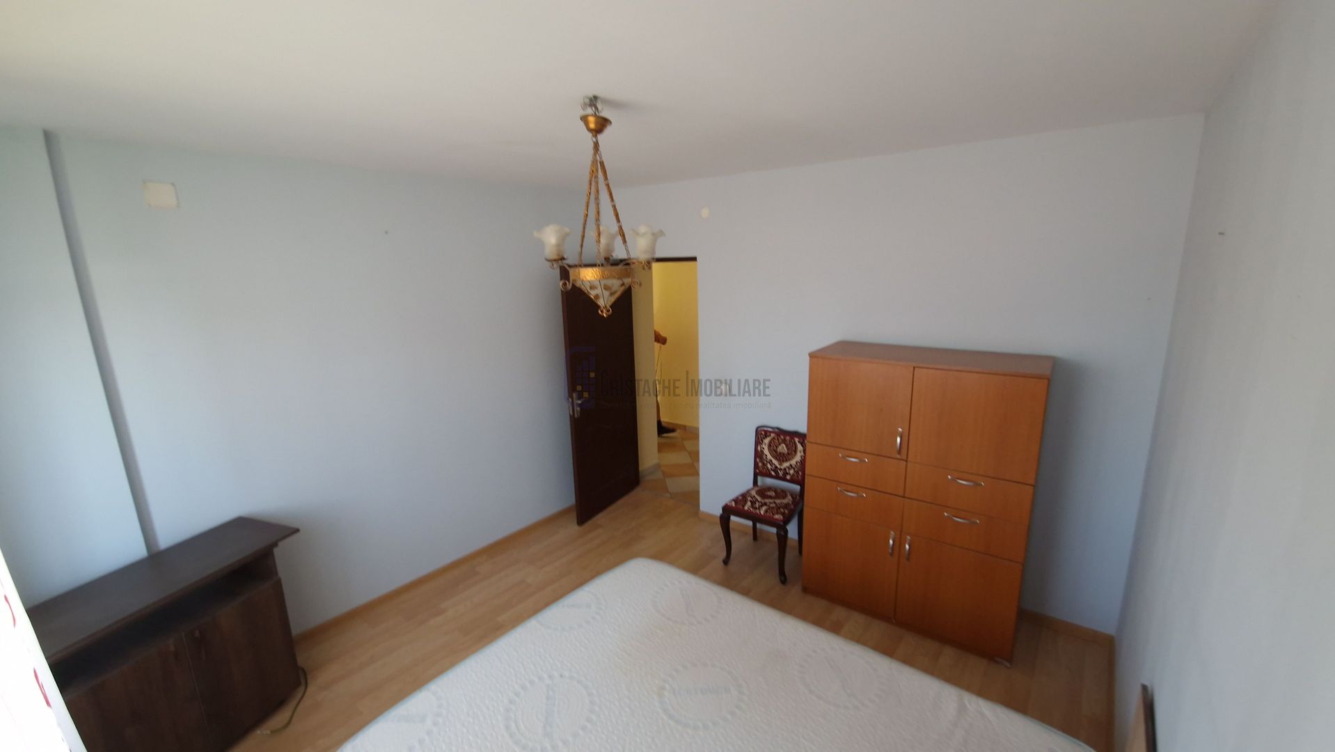Apartament 2 camere, decomandat, situat in vila_supr. 70 mp_Cartier Republica - Poză 5
