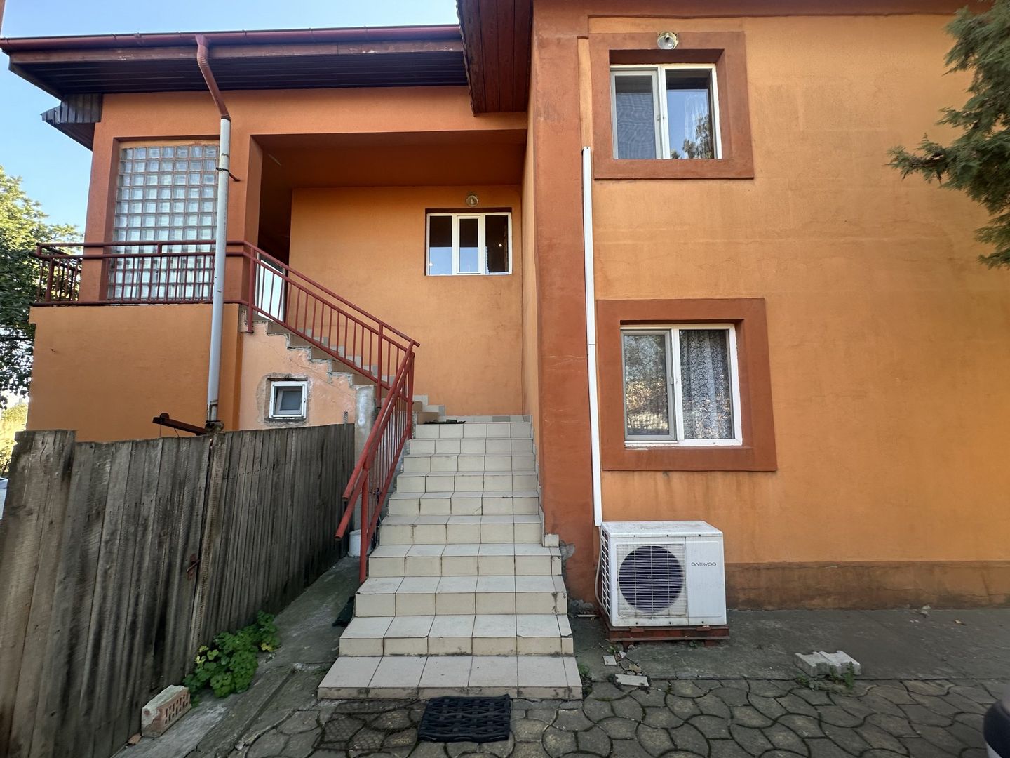 PANTELIMON, APARTAMENT-VILA 1E+M 230 MP, CURTE 516 MP! - Poză 7