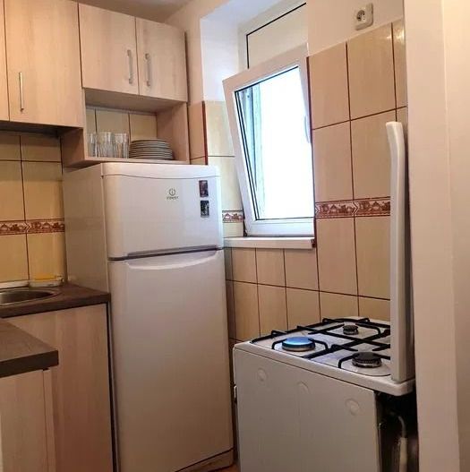 AP. 2 CAMERE- 7 MIN. METROU LUJERULUI, BUVATARIE INCHISA, CAT FRINDLY - Poză 3