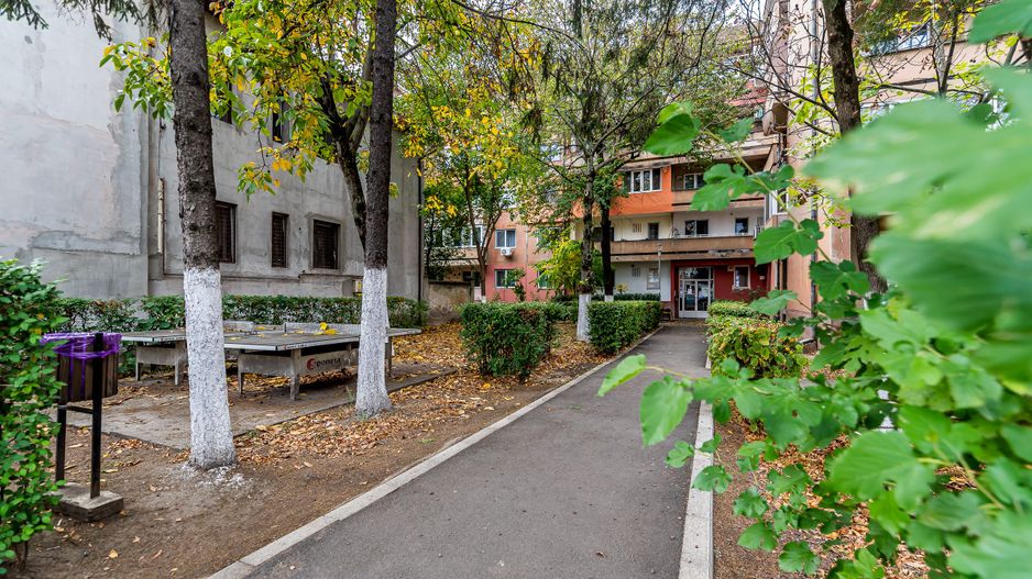 Apartament 2 camere - Etaj 1 - Calea Romanilor, Centru - COMISION 0 - Poză 2