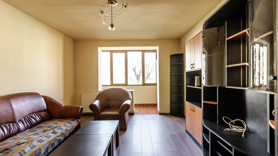 Apartament cu 3 camere etaj 3 zona Miorița, cartier Micalaca - Poză 1