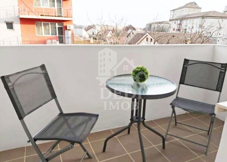 Apartament de vânzare cu 3 camere în zona Rogerius, Oradea - Poză 8