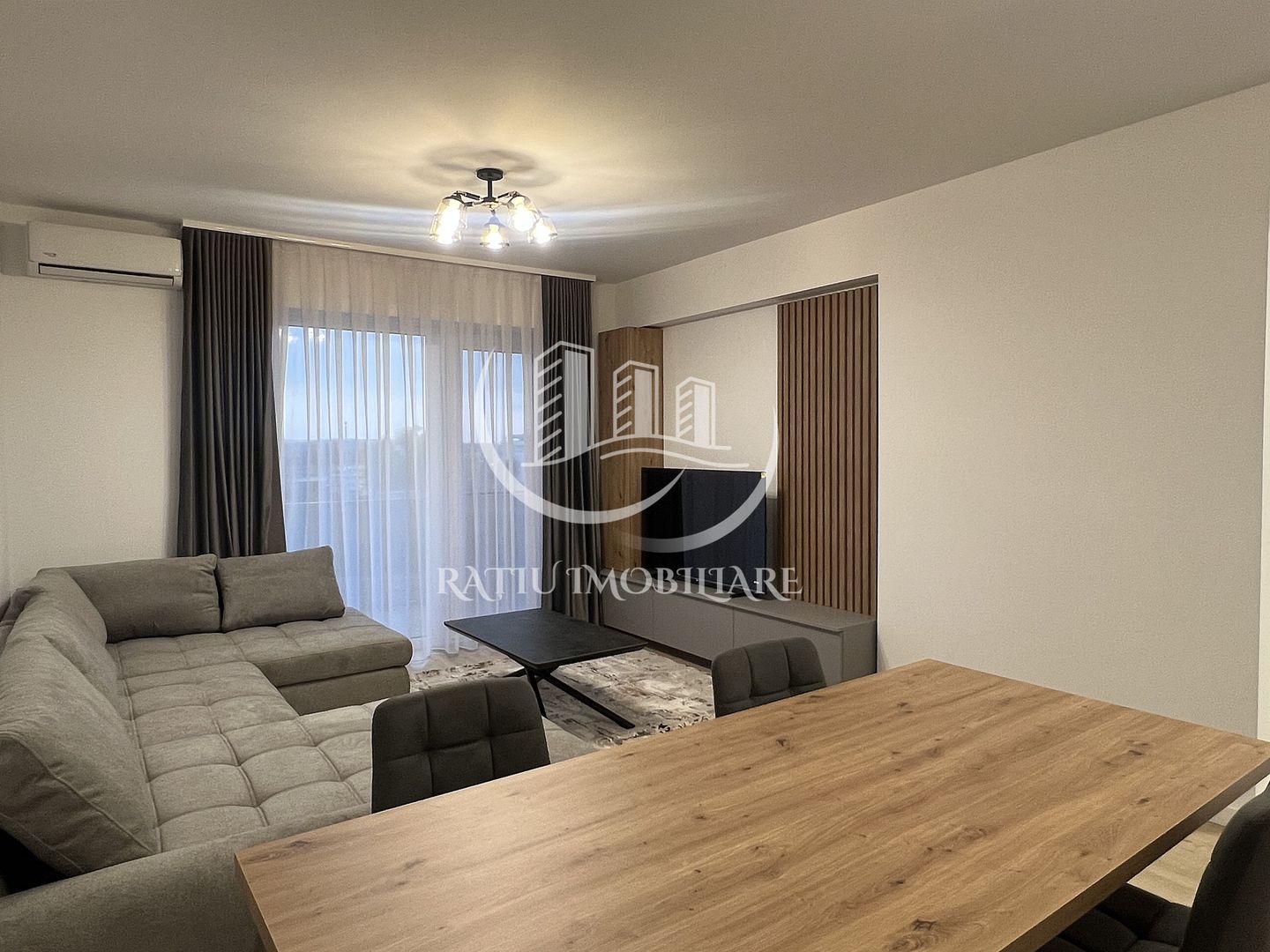 Apartament cu 3 camere | Parcare Subterana | Prima Arena | Oradea - Poză 2