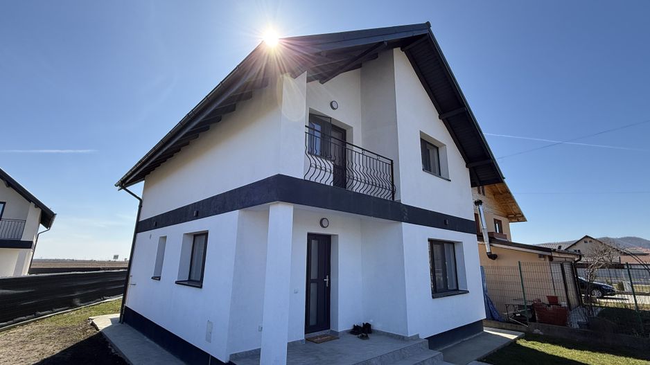 Vilă nouă 155 mp cu terasă acoperită și curte 448 mp Bănești Prahova - Poză 2