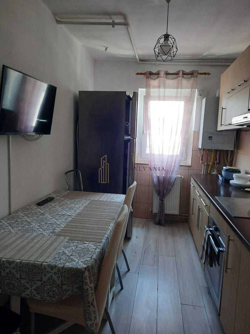 Apartament 3 camere decomandat, zona Scoala de inot - Poză 3