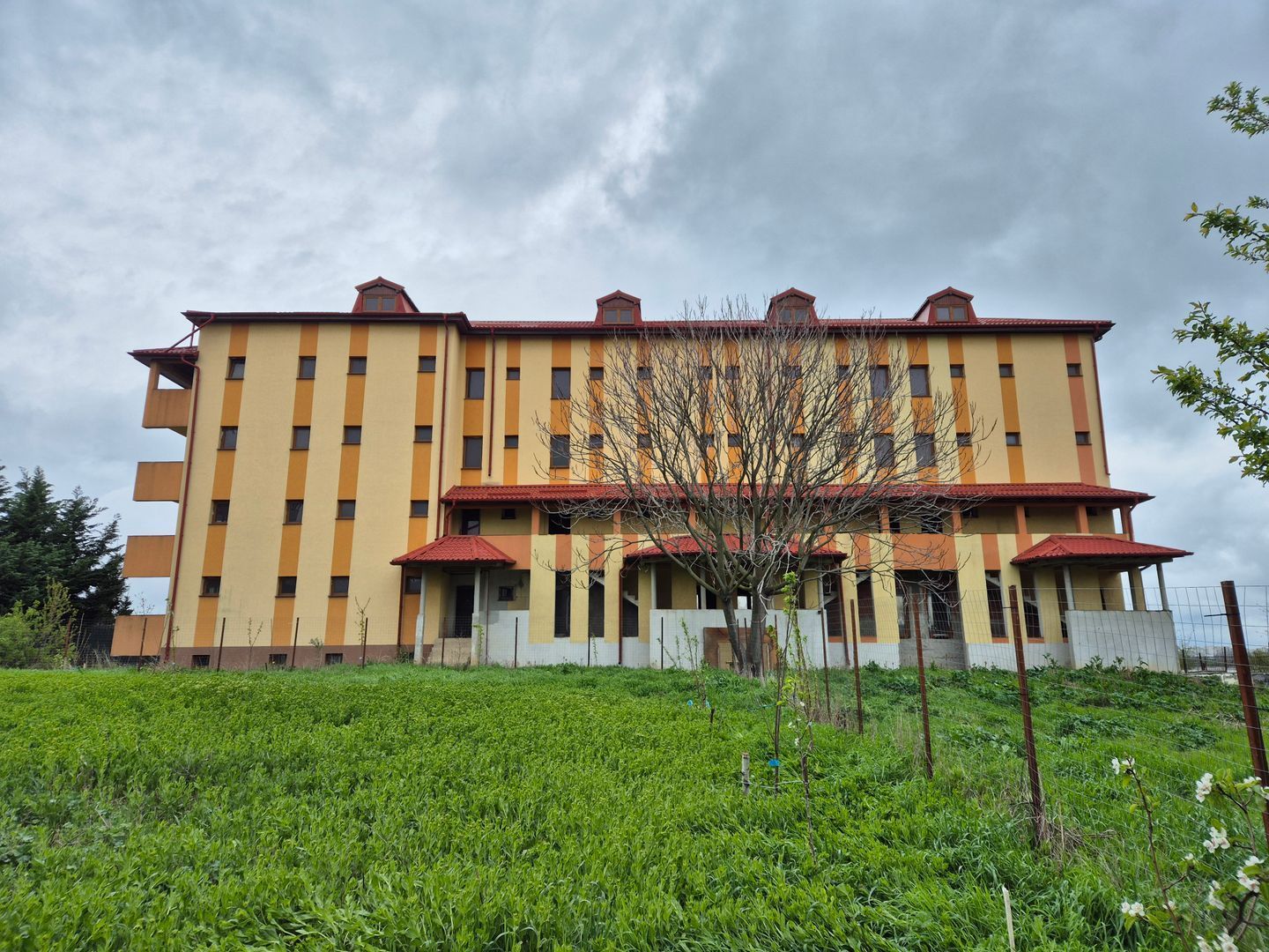 Cladire S+P+3+M - 1762,18 mp + teren 1608 mp - Lacul Morii - Poză 2