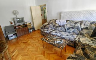 Apartament 3 Camere, Decomandat, Zona Cetate, Etaj 1 - Poză 2