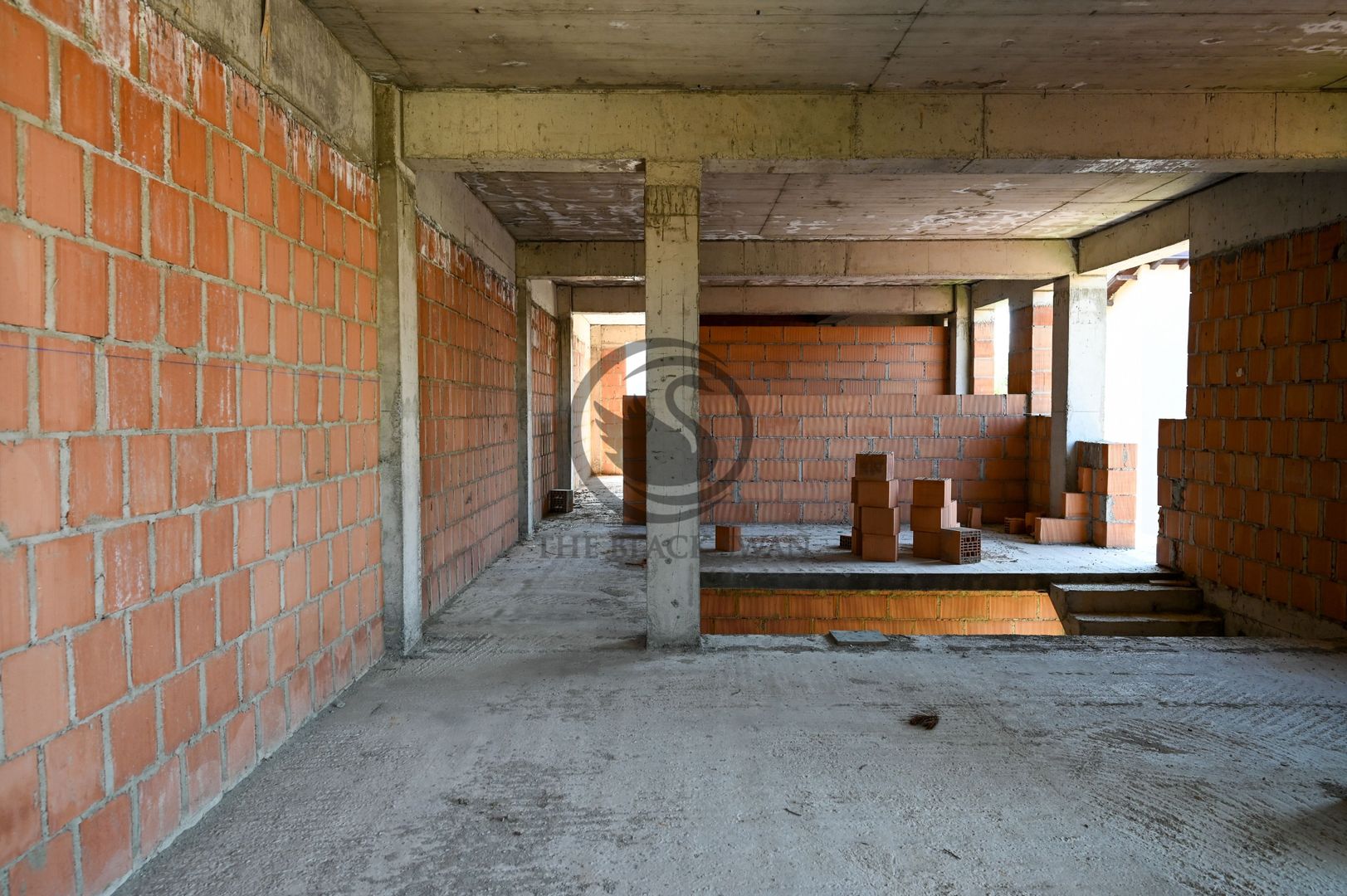 Casa la rosu de vanzare I Moderna I Zona Centrala - Ploiesti - Poză 12