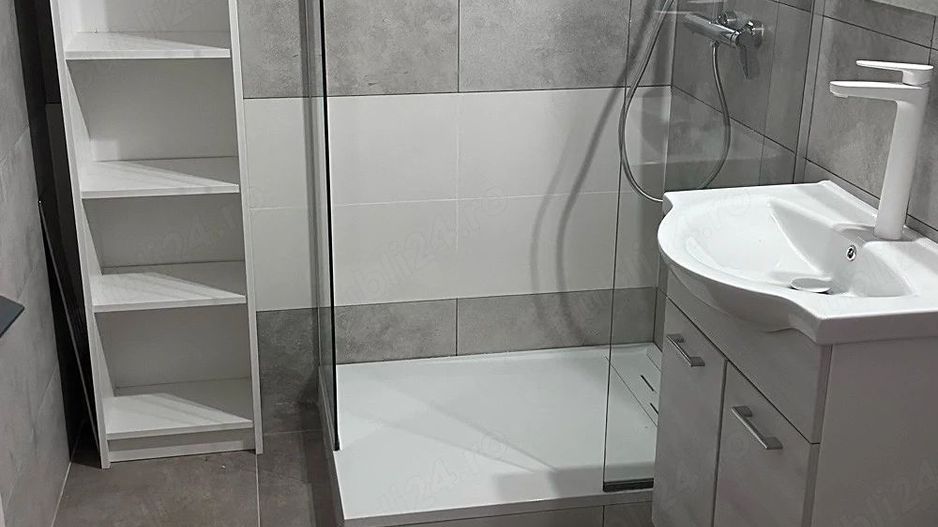 Inchiriez Garsoniră - Aparatorii Patriei-Centrala proprie - Poză 3