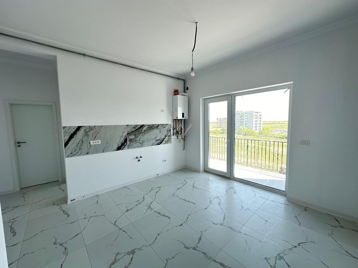 Bloc la asfalt. Gradina 25 mp. Loc de parcare. - Poză 2