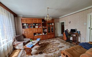Casa individuala 185 mp utili S + P + E garaj si teren 777 mp Central - Poză 2