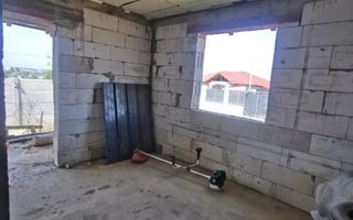 Casa la rosu în Plaiul Vulcănești - Poză 5