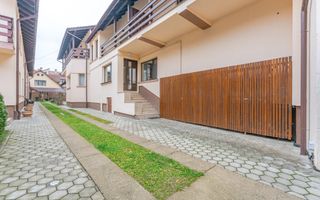 Pensiune Râșnov, 13 camere plus locuință proprietar, zonă Cetate - Poză 1