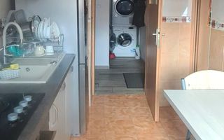 Apartament cu trei camere, zona Astra 47 mp - Poză 4